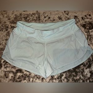 Lululemon Size 6 length 2.5” speed up shorts